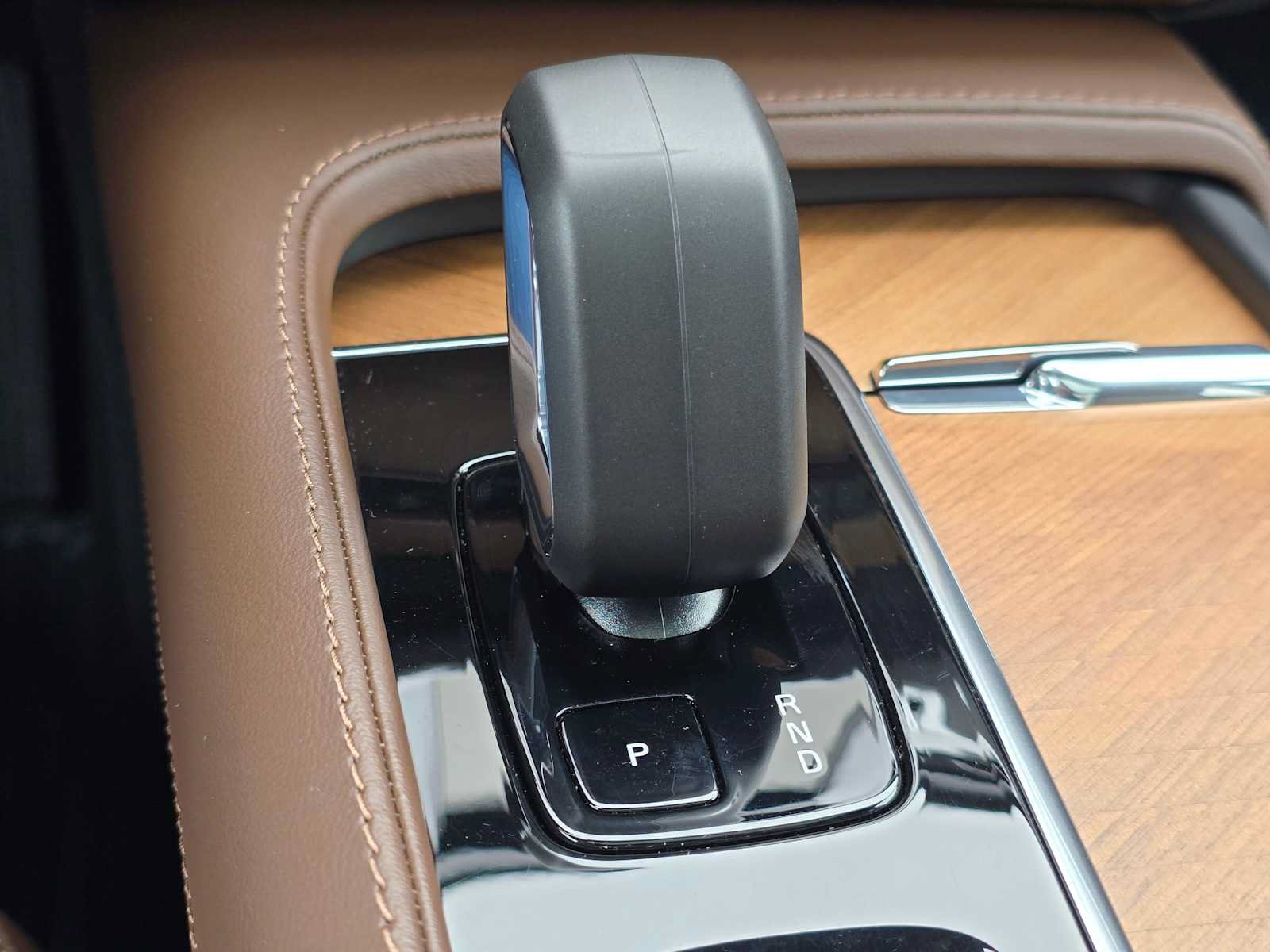 Certified 2023 Volvo XC90 T8 Plus AWD/4WD image 32