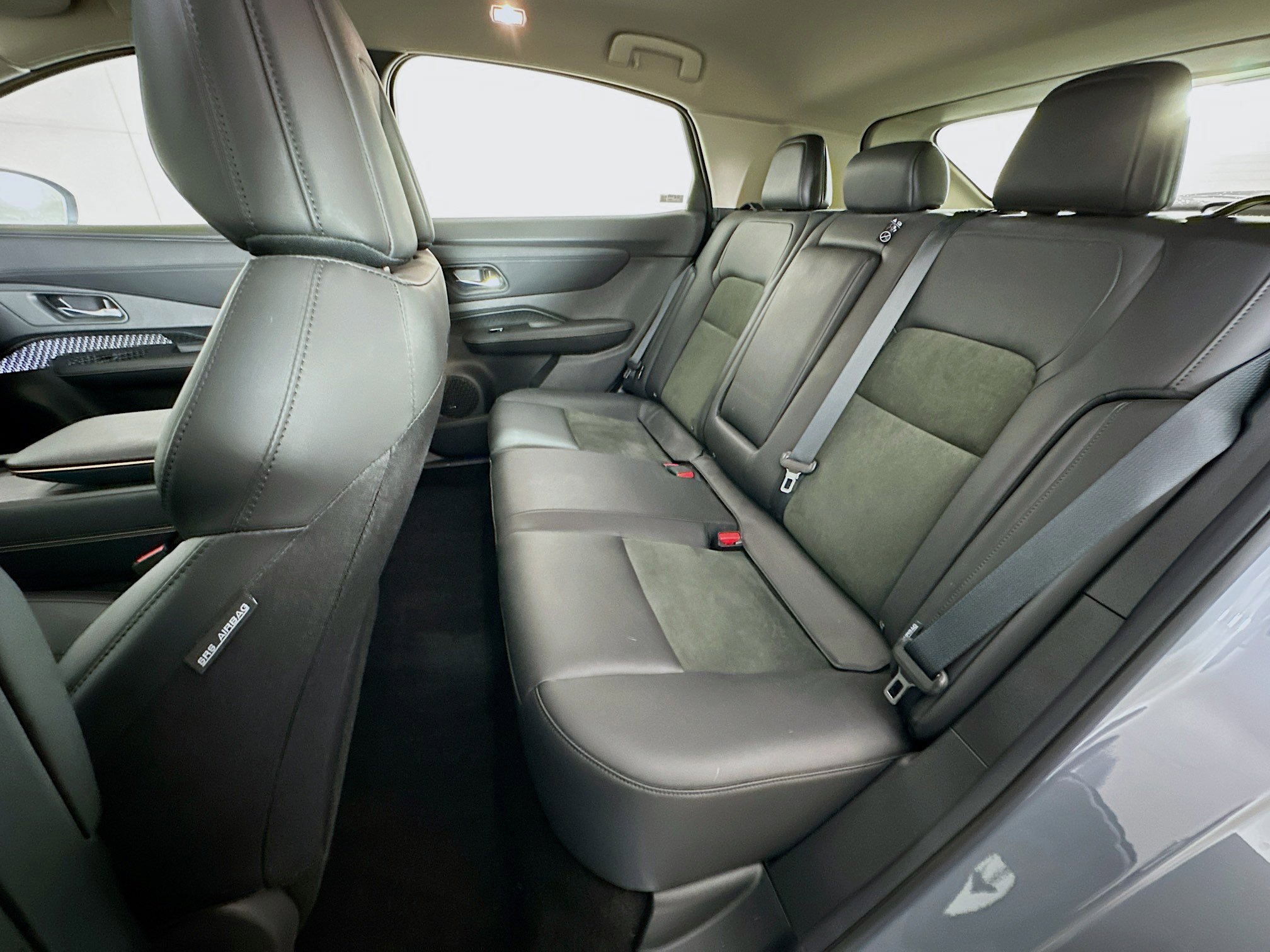 Used 2023 Nissan Ariya AWD image 27