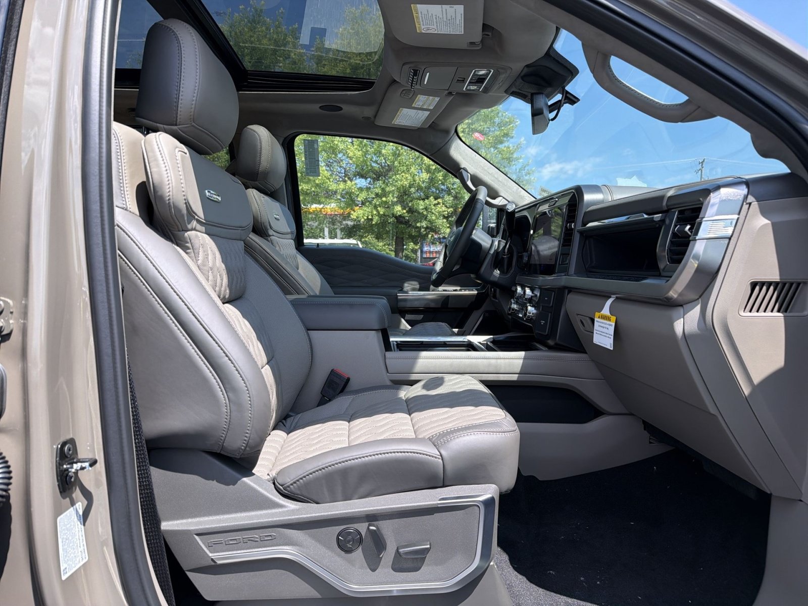 New 2026 Ford F350 Platinum w/ Platinum Plus Package AWD/4WD image 26