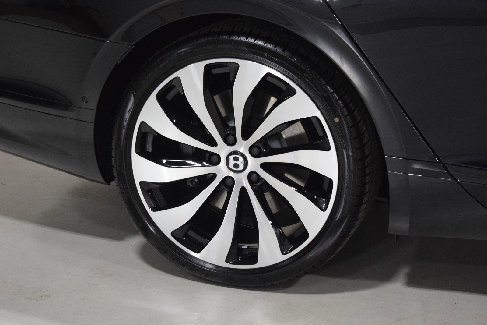 New 2026 Bentley Flying Spur Plug-In Hybrid image 6