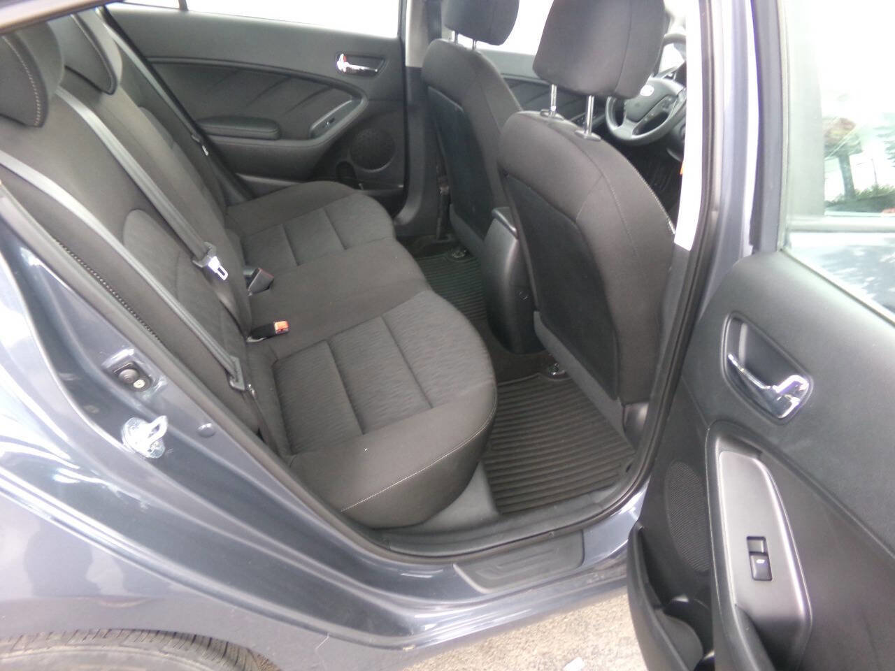 Used 2016 Kia Forte LX FWD image 11