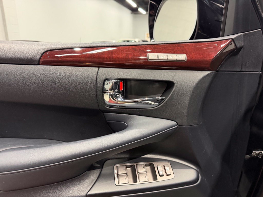 Used 2014 Lexus LX 570 4WD image 19