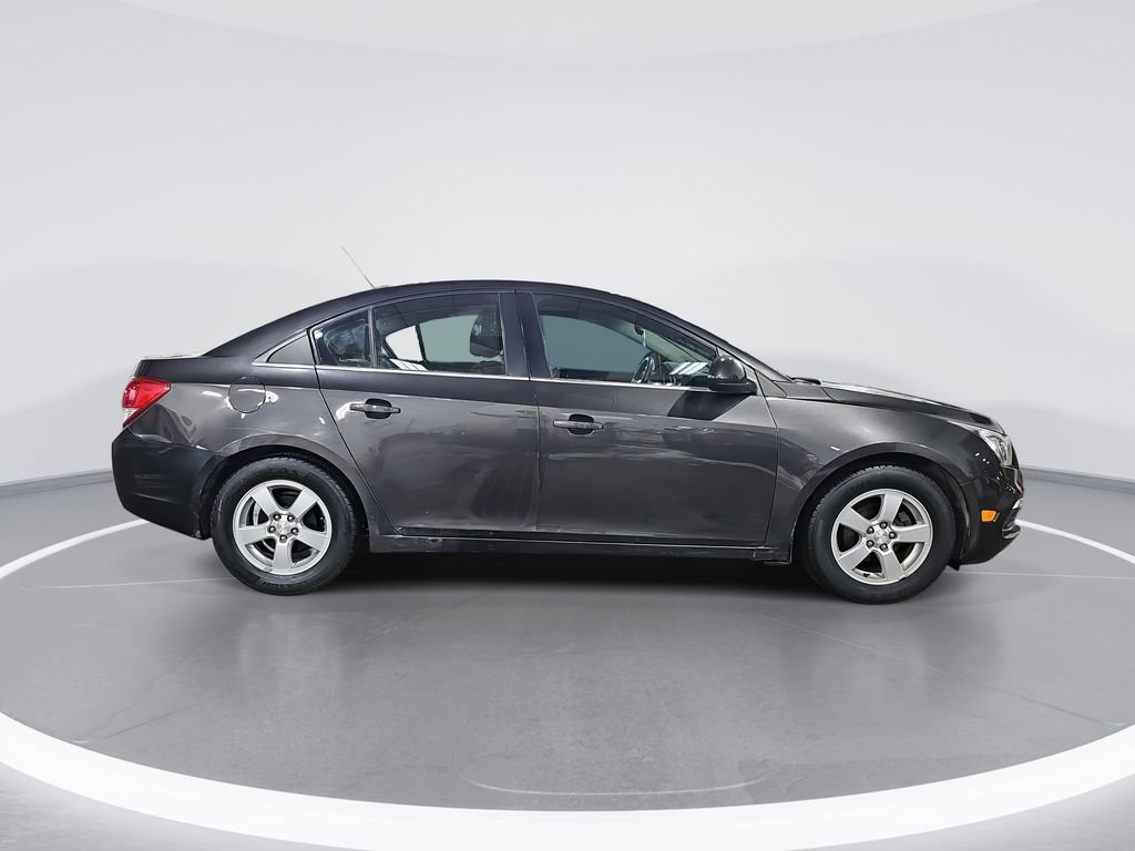 Used 2016 Chevrolet Cruze LT w/ Technology Package image 2