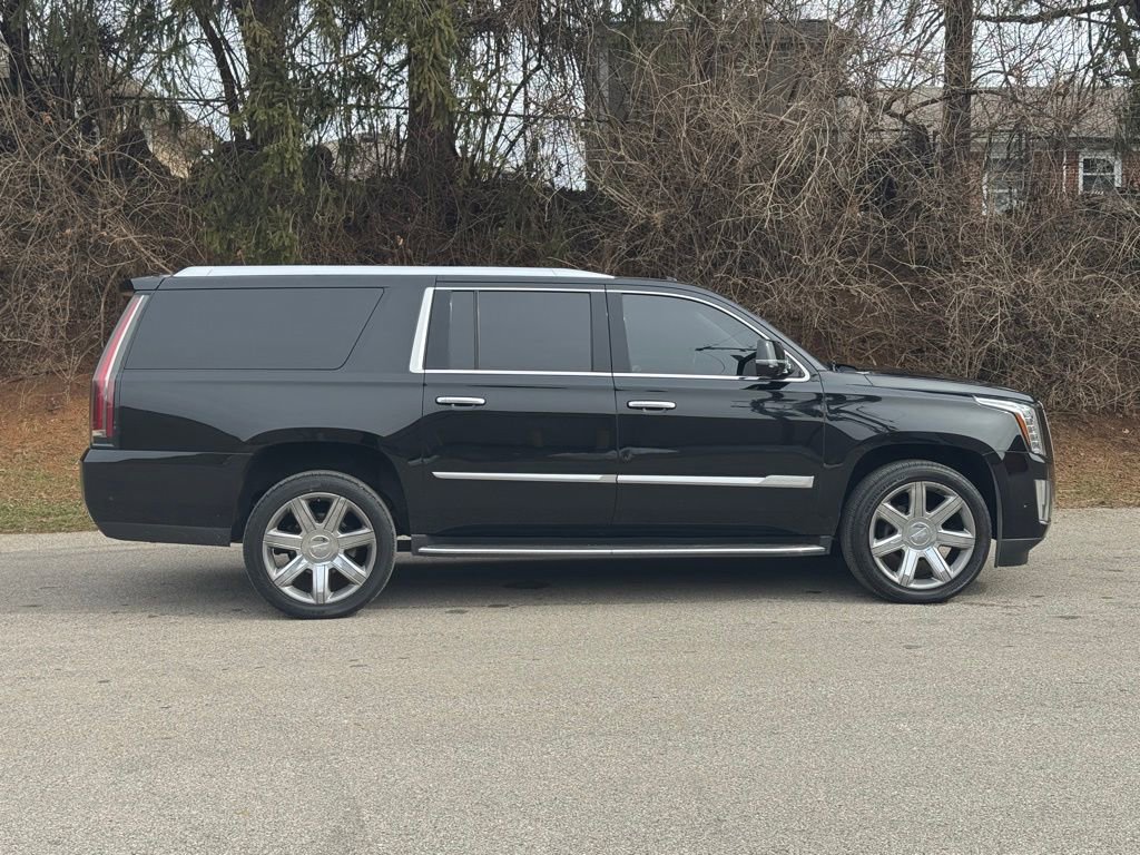 Used 2018 Cadillac Escalade ESV Luxury AWD/4WD image 4