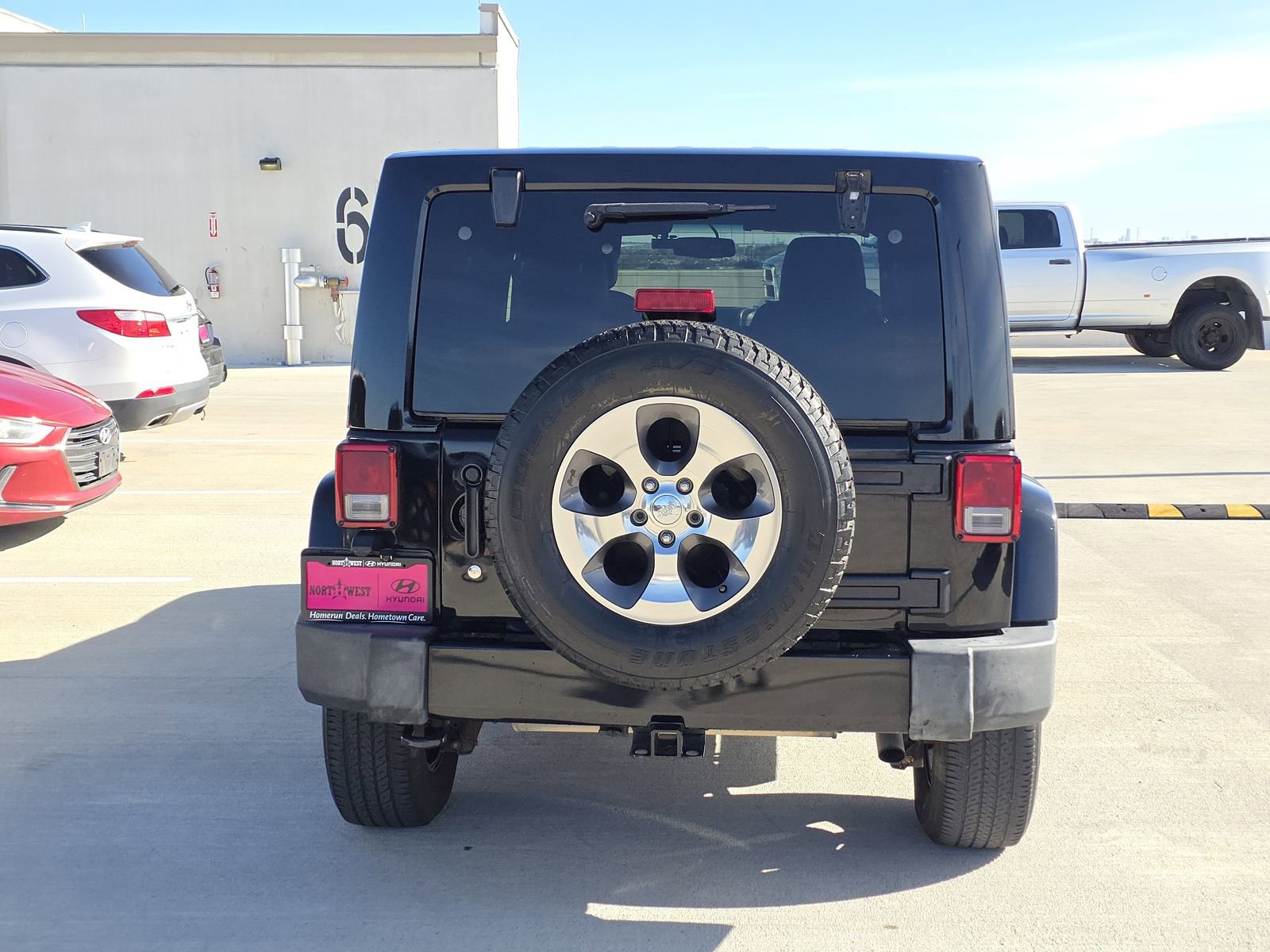 Used 2017 Jeep Wrangler Unlimited Sahara w/ Max Tow Package image 7