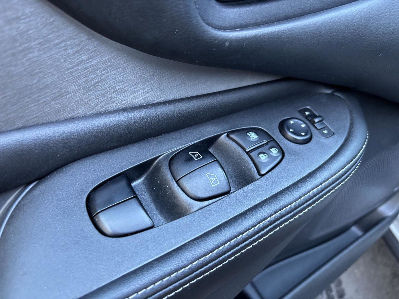 Used 2020 Nissan Murano SV AWD/4WD image 13