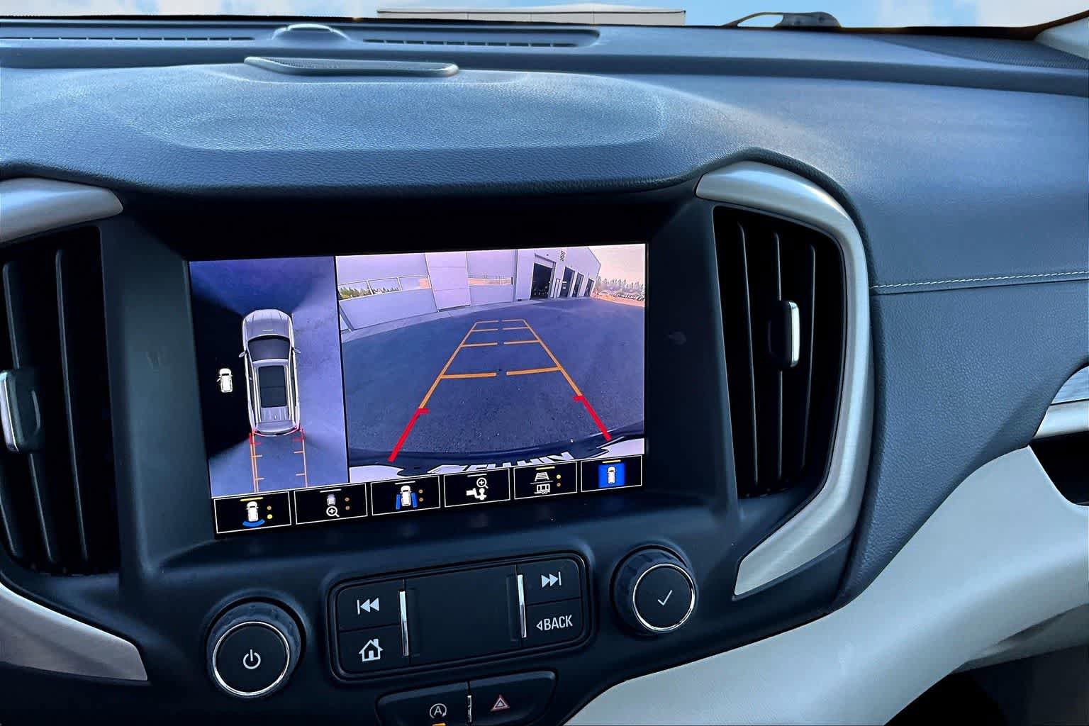 Used 2022 GMC Terrain Denali w/ Denali Premium Package AWD/4WD image 27