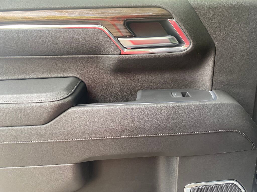 Used 2025 Chevrolet Silverado 1500 LT image 18