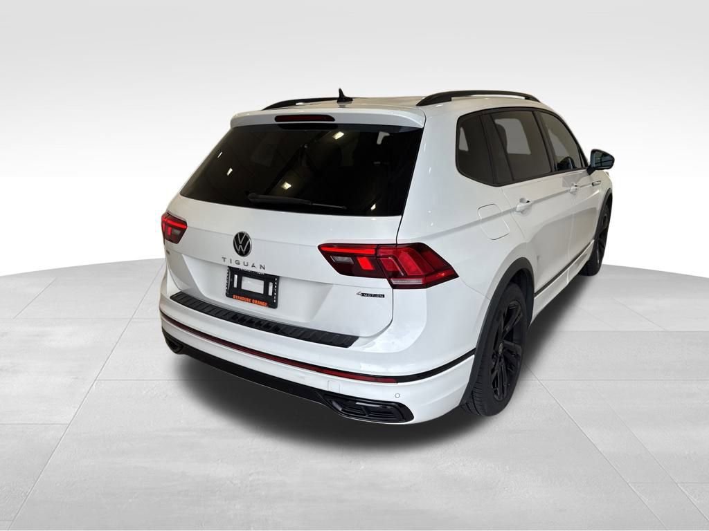 Used 2023 Volkswagen Tiguan SE R-Line image 6