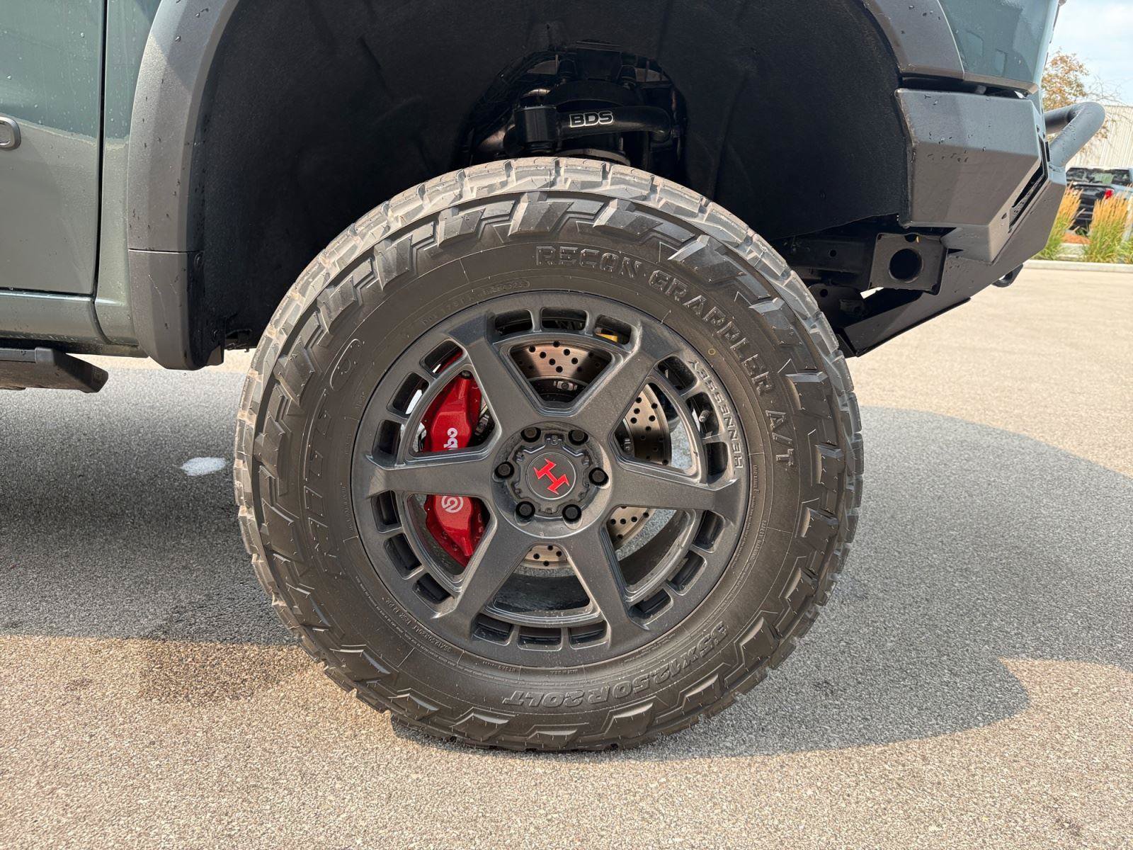 New 2026 Chevrolet Silverado 1500 ZR2 w/ Dark Appearance Package AWD/4WD image 31