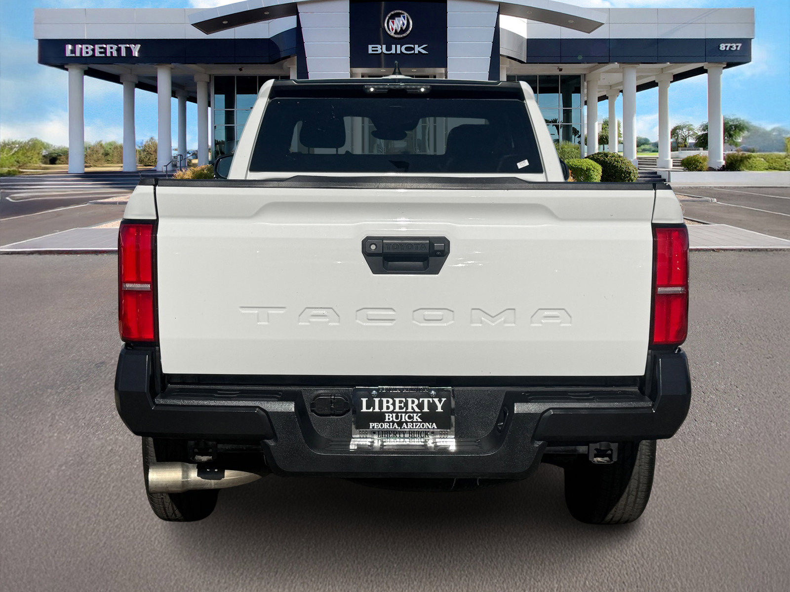 Used 2024 Toyota Tacoma SR image 5