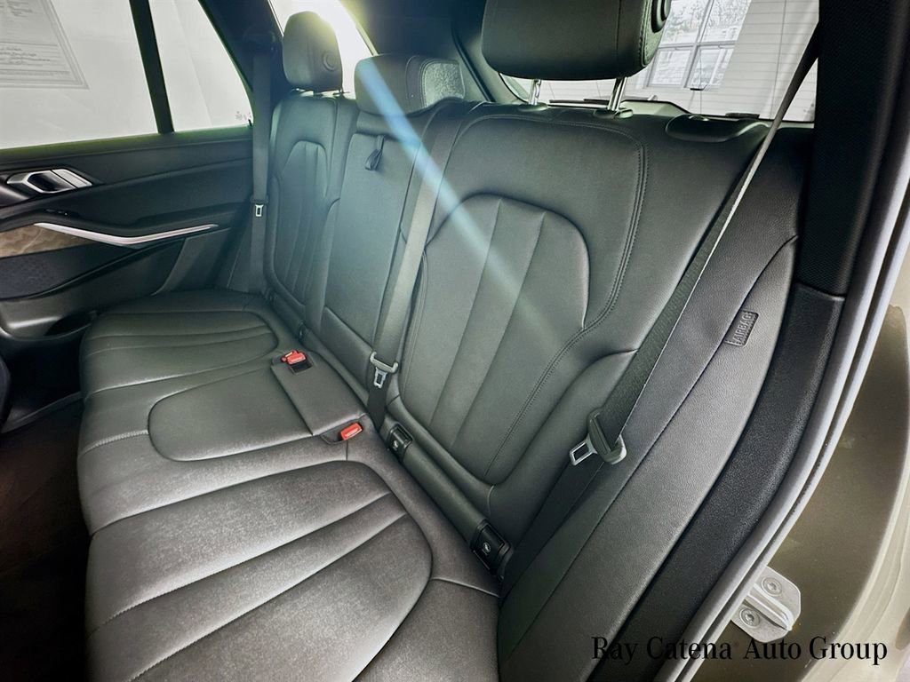 Used 2022 BMW X5 xDrive40i w/ Premium Package image 25