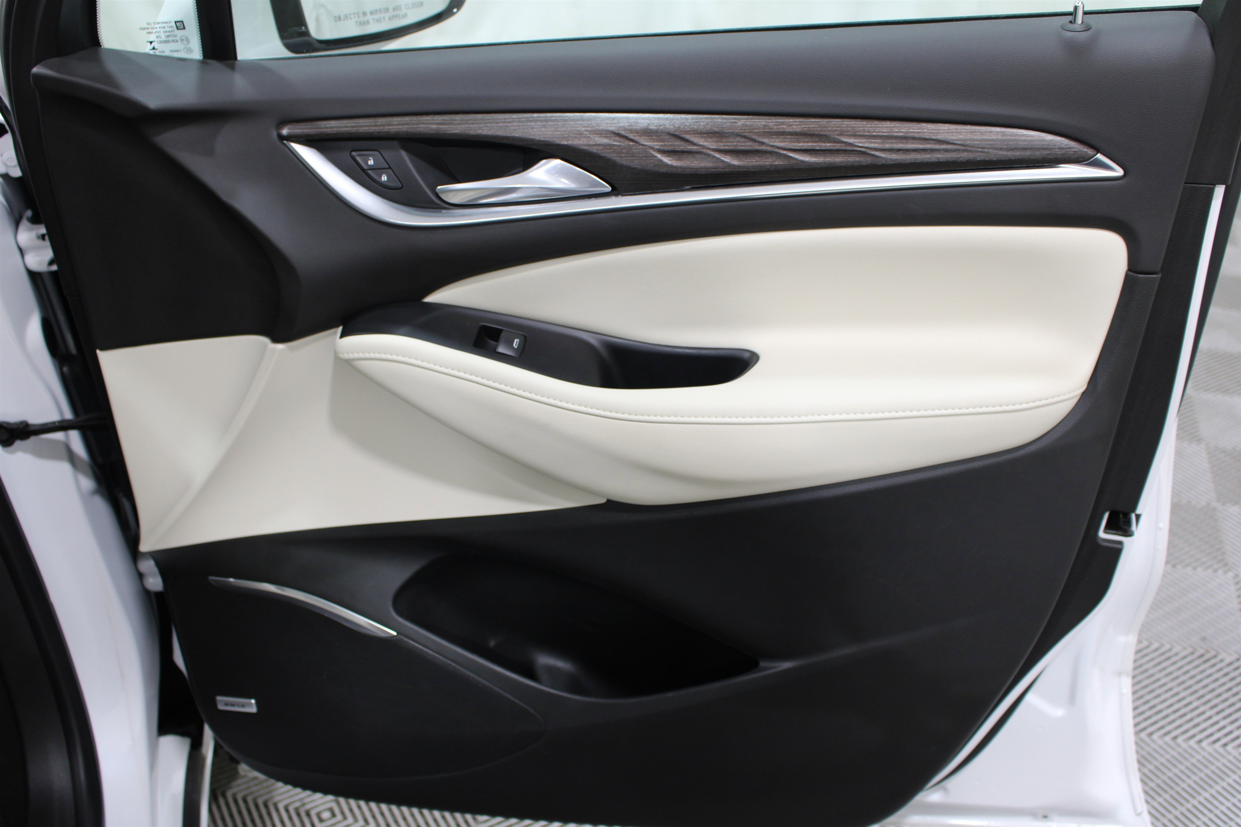 Used 2022 Buick Enclave Avenir w/ Avenir Technology Package AWD/4WD image 22