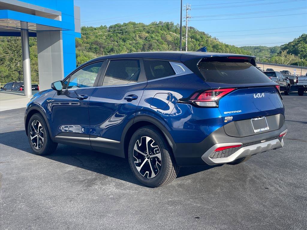Used 2023 Kia Sportage EX image 5