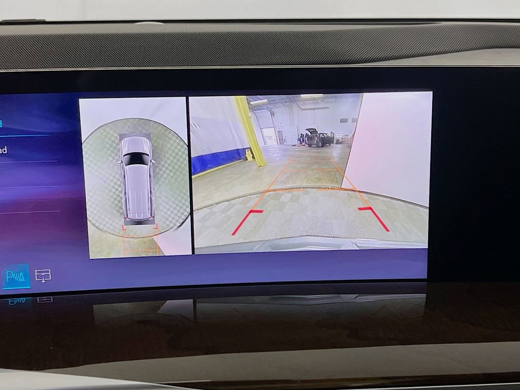 Used 2025 Cadillac Escalade ESV Sport Platinum w/ LPO, ONYX Package image 14