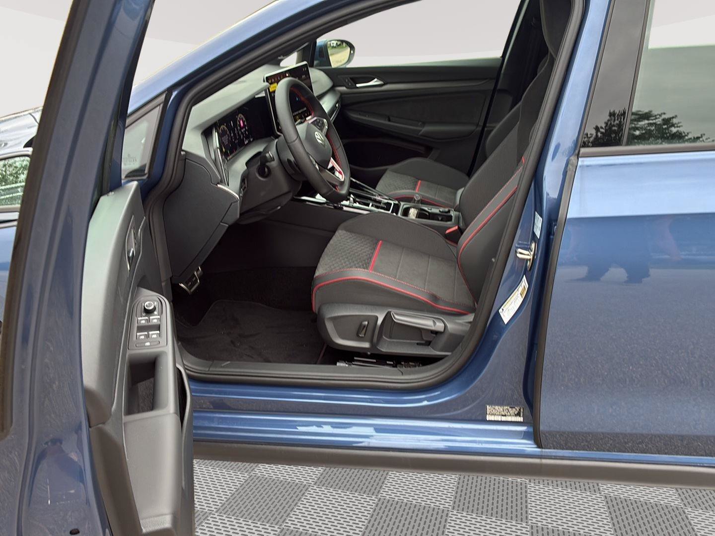 New 2026 Volkswagen Golf SE FWD image 29