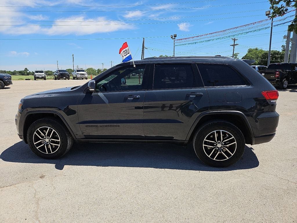 Used 2017 Jeep Grand Cherokee Trailhawk AWD/4WD image 3