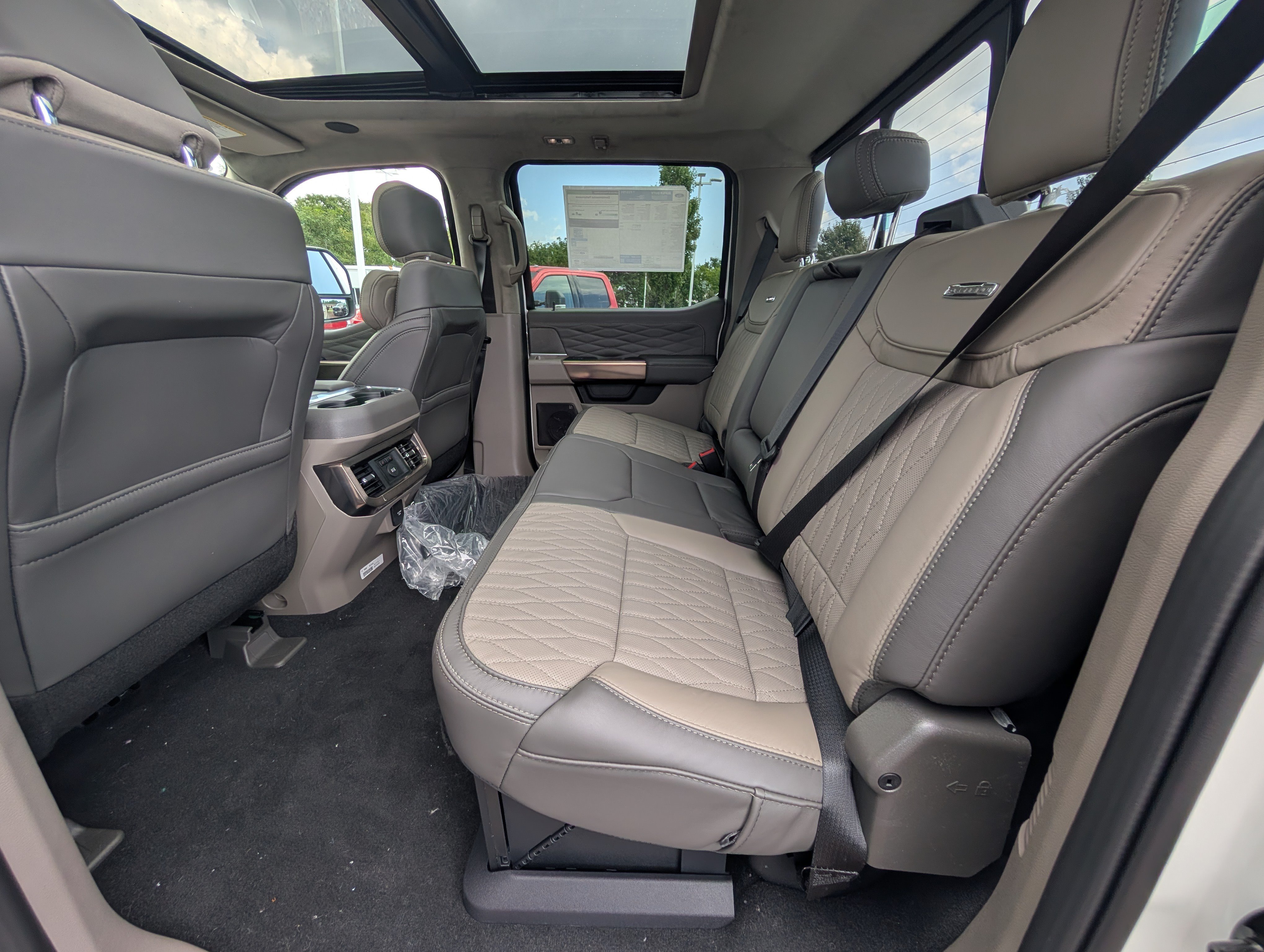 New 2026 Ford F350 Platinum w/ Platinum Plus Package AWD/4WD image 10