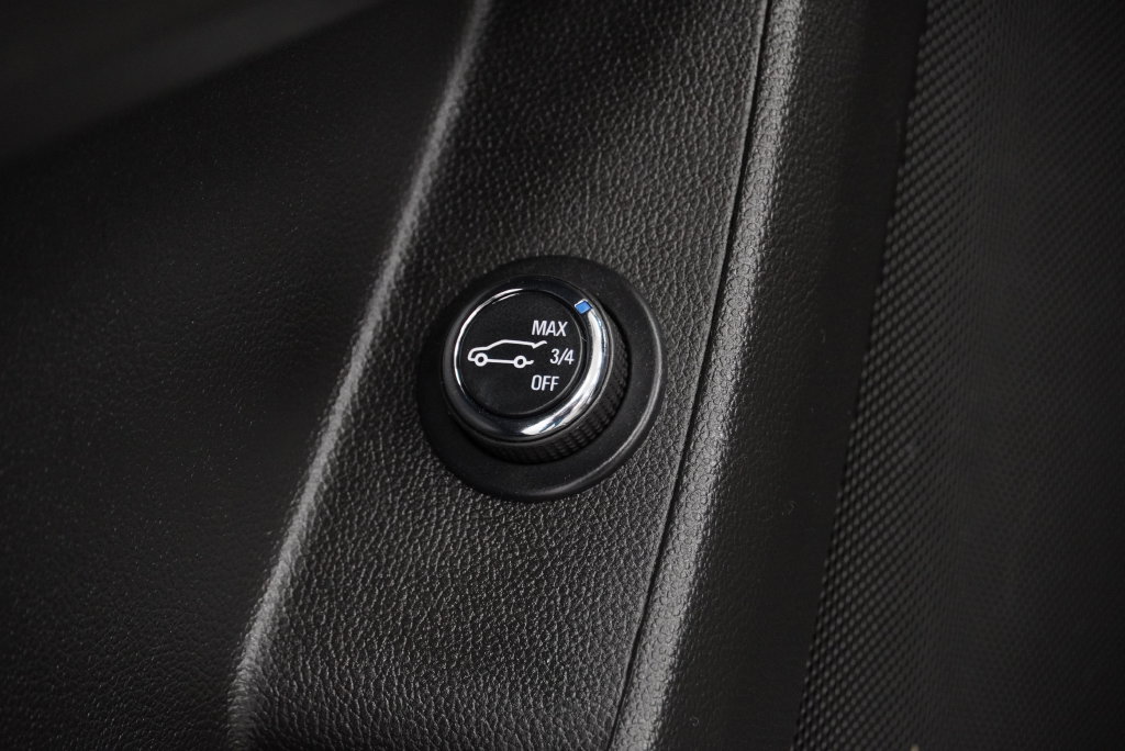 Used 2023 Chevrolet Traverse LT FWD image 39