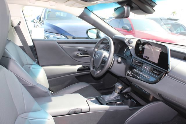 Certified 2024 Lexus ES 350 w/ Premium Package FWD image 5