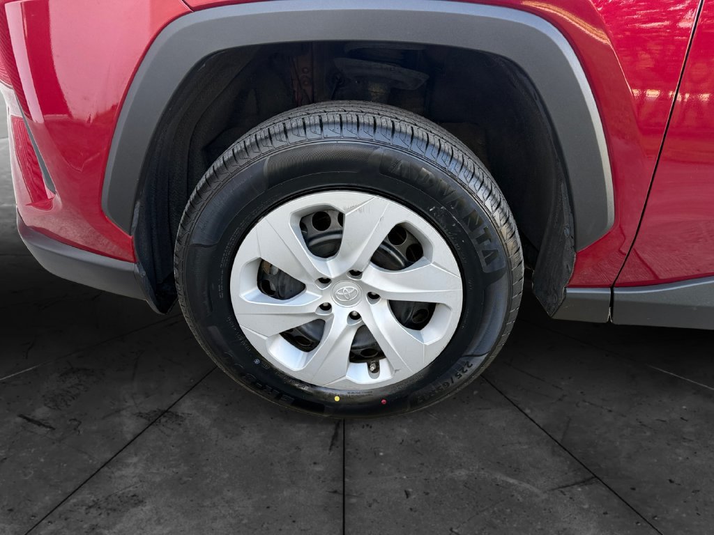 Used 2024 Toyota RAV4 LE FWD image 14