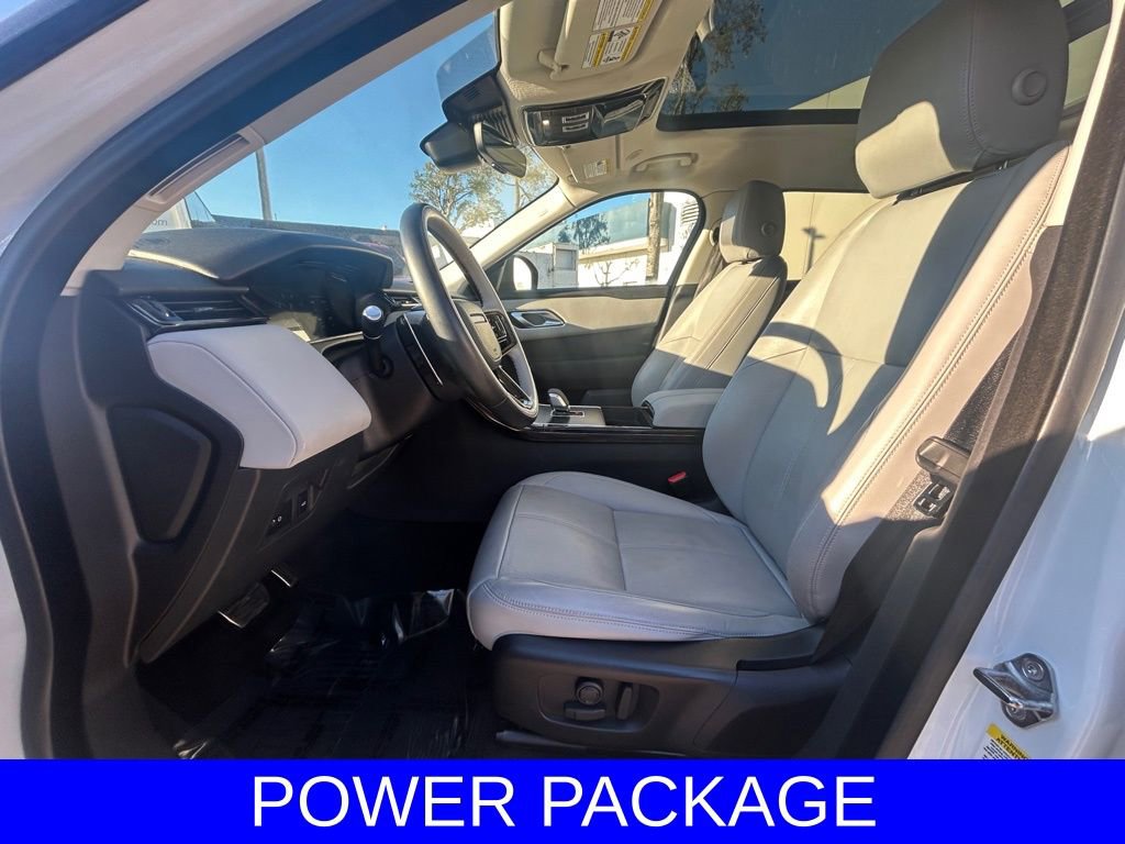 Used 2025 Land Rover Range Rover Velar Dynamic SE AWD/4WD image 8