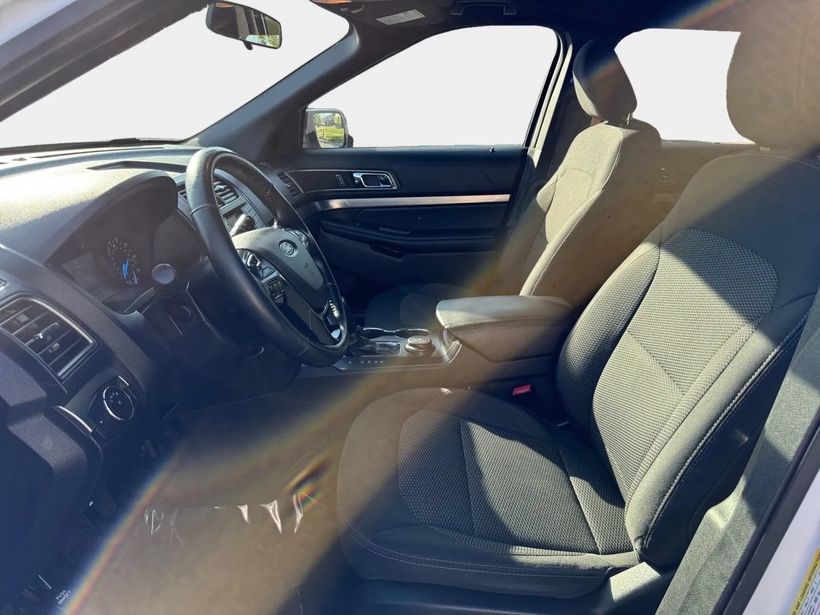 Used 2018 Ford Explorer XLT AWD/4WD image 9
