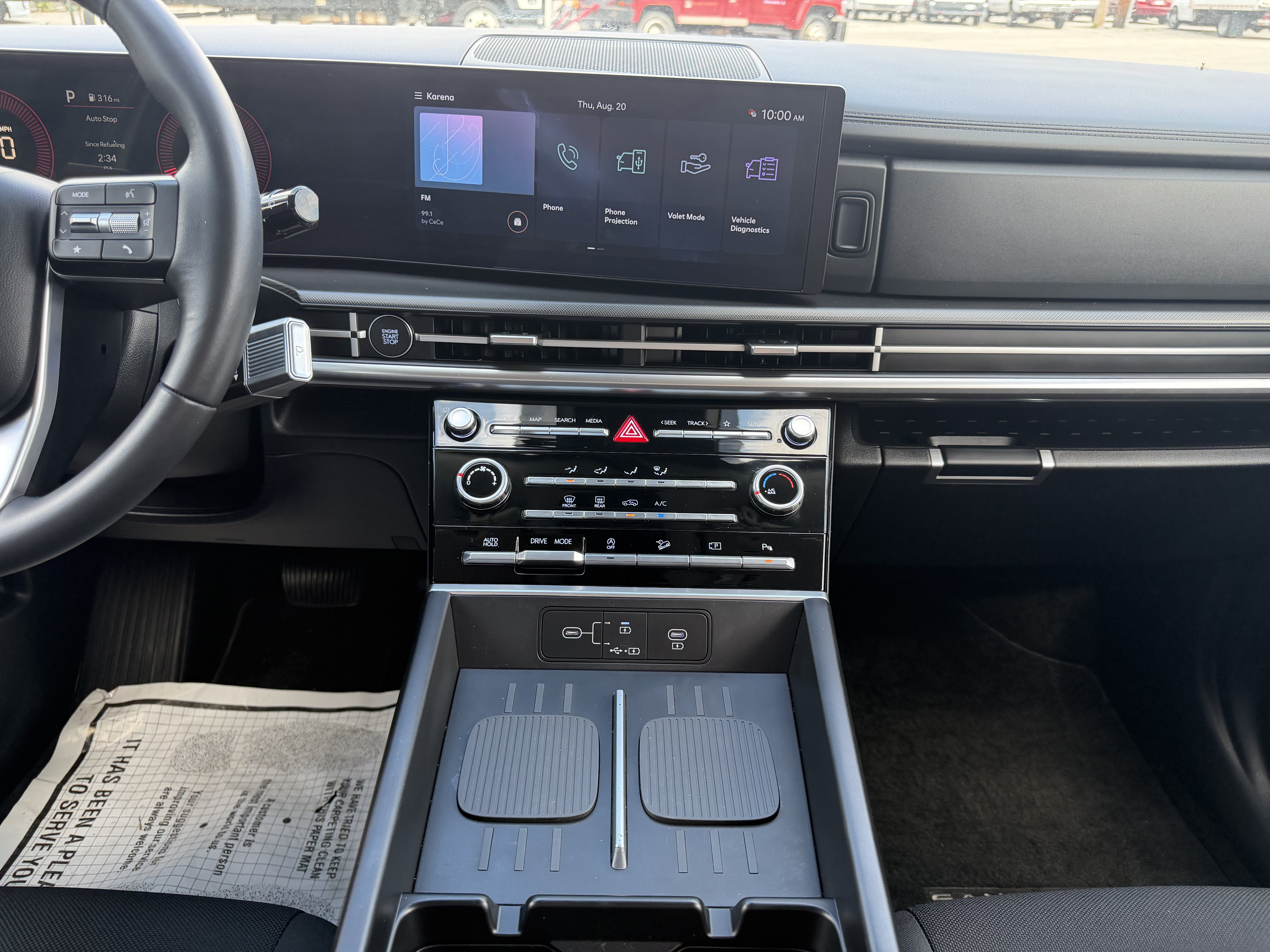 Used 2025 Hyundai Santa Fe SE FWD image 18