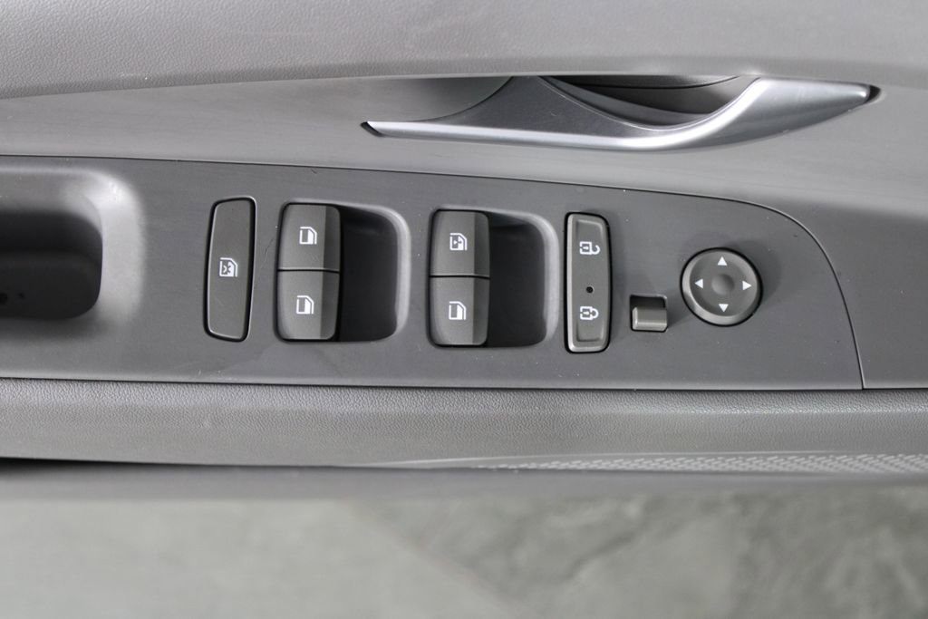 Certified 2023 Hyundai Elantra SEL image 23