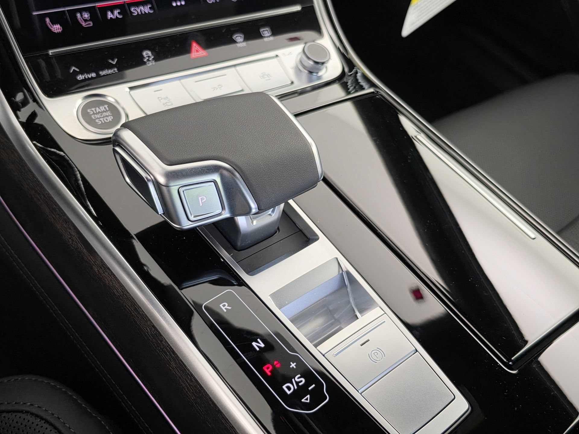 New 2026 Audi A8 L 3.0T AWD/4WD image 30