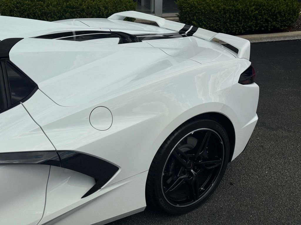 Used 2023 Chevrolet Corvette Stingray w/ Z51 Performance Package image 17