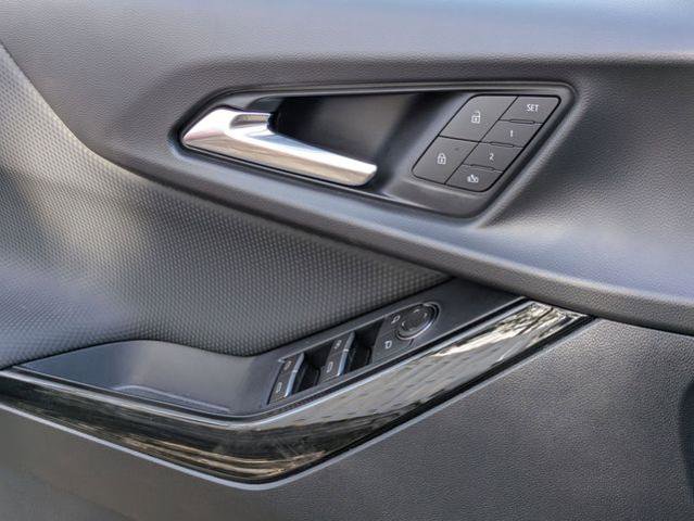New 2026 Chevrolet Equinox RS AWD/4WD image 13