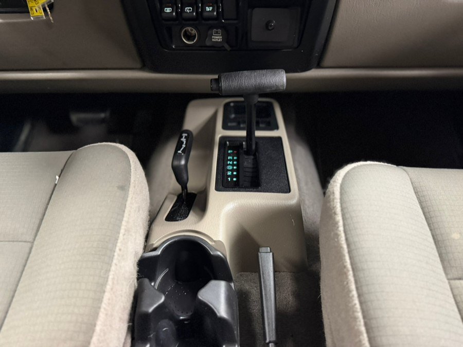 Used 2004 Jeep Wrangler Sahara w/ Dual Top Group AWD/4WD image 61