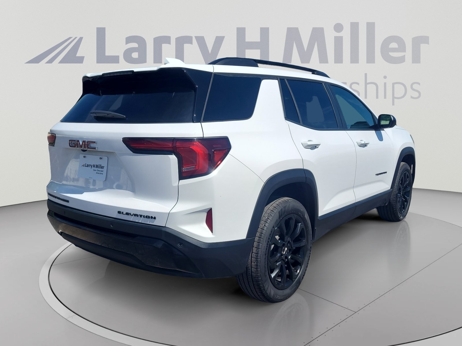 Used 2026 GMC Terrain Elevation w/ Elevation Premium Package AWD/4WD image 5