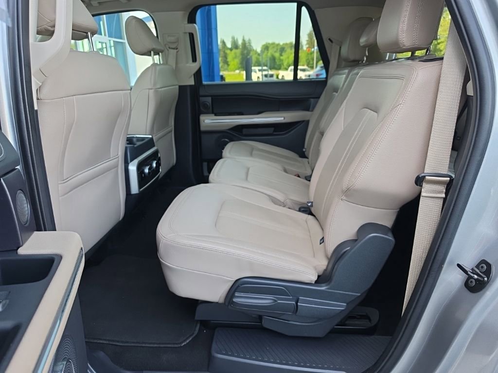 Used 2024 Ford Expedition Max Limited AWD/4WD image 32