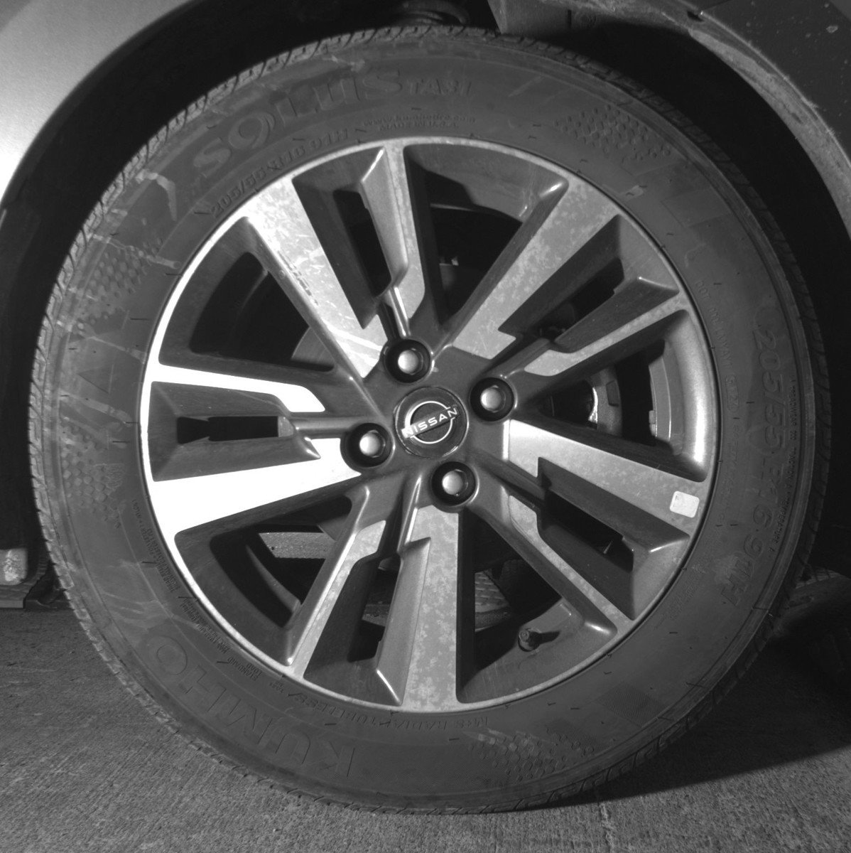 Used 2025 Nissan Versa SV image 13