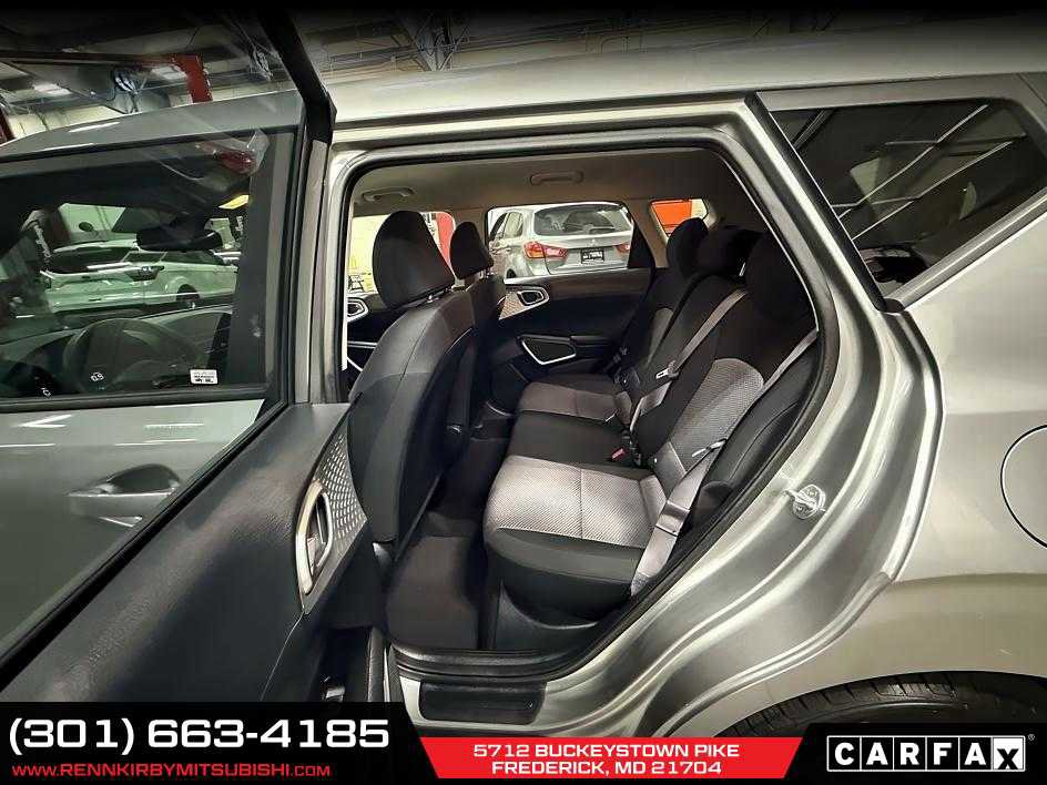 Used 2020 Kia Soul S image 12