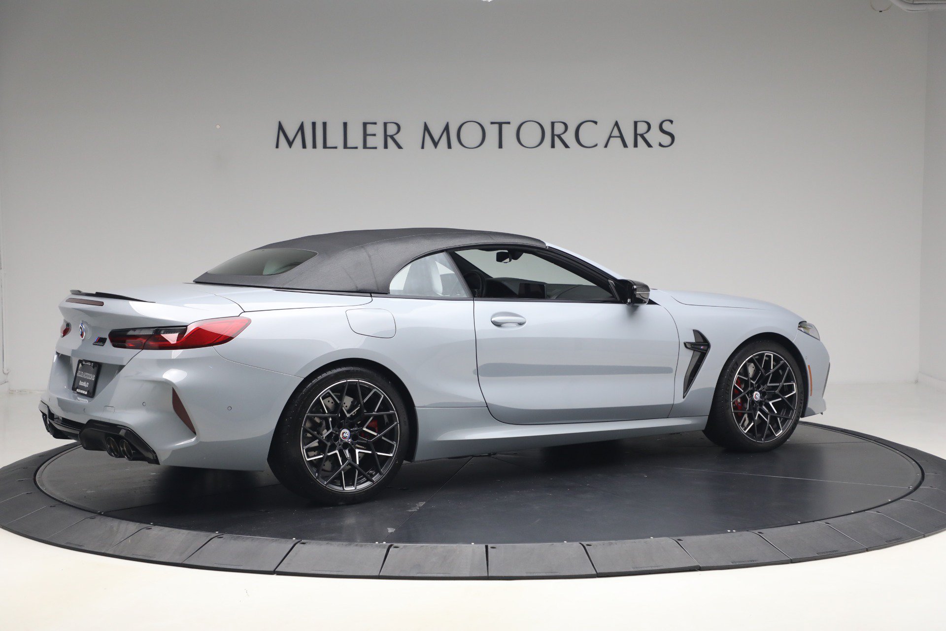 Used 2023 BMW M8 Competition w/ M Carbon Exterior Package AWD/4WD image 38