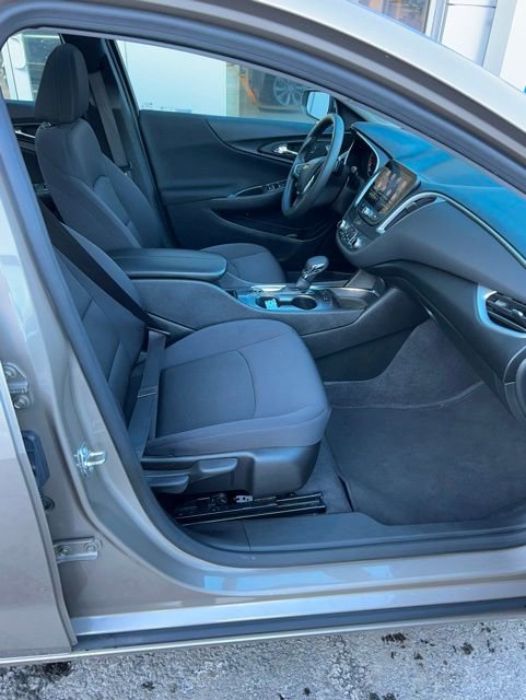 Used 2024 Chevrolet Malibu LT image 9