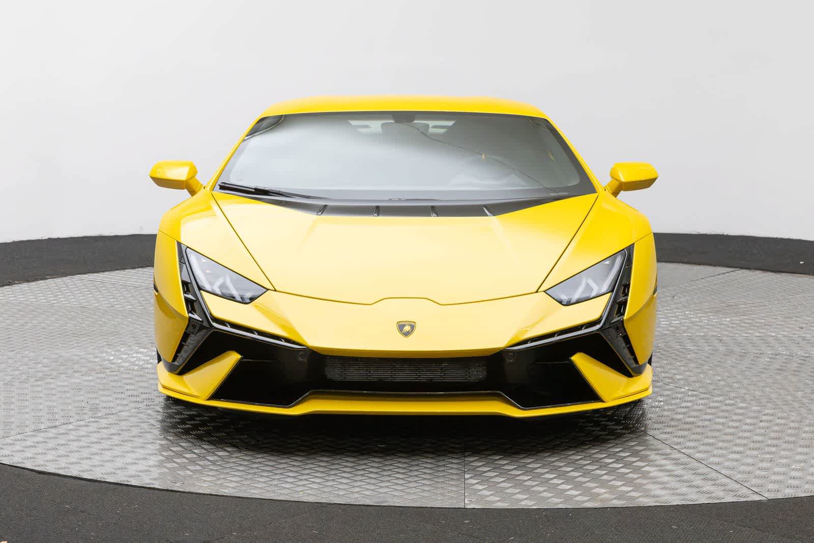 Used 2023 Lamborghini Huracan Tecnica RWD image 6