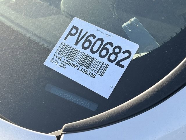 Used 2023 Volvo XC60 B5 Ultimate FWD image 11