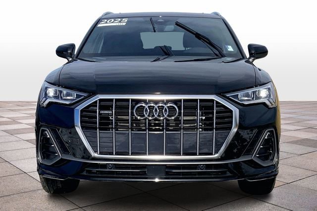 Certified 2025 Audi Q3 2.0T Premium w/ Convenience Package image 3