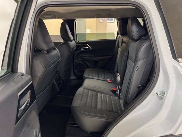 New 2026 Mitsubishi Outlander SE FWD image 20