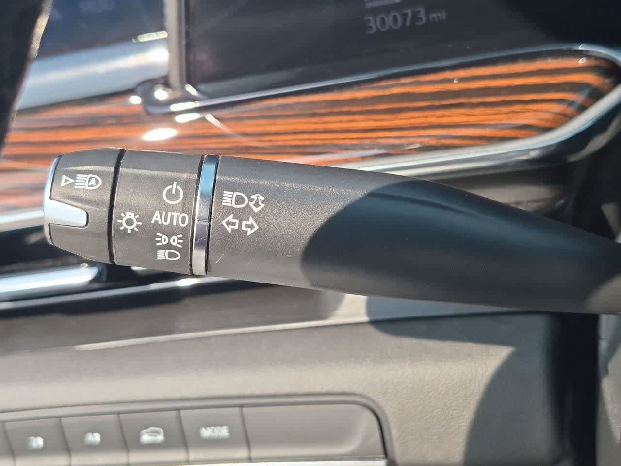 Used 2023 Cadillac Escalade ESV Premium Luxury AWD/4WD image 21