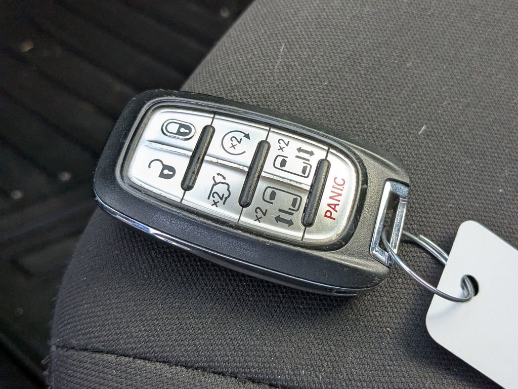 Used 2021 Chrysler Pacifica Touring w/ S Appearance Package image 27