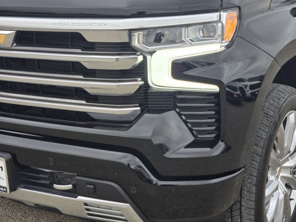 Used 2024 Chevrolet Silverado 1500 High Country w/ High Country Premium Package image 7