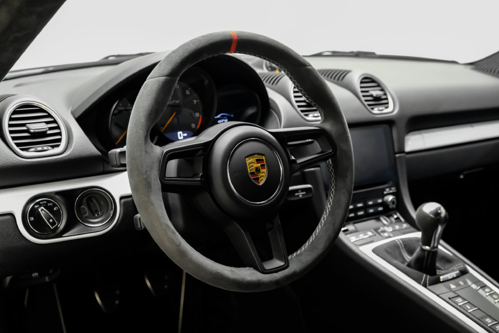 Used 2020 Porsche 718 Cayman GT4 RWD image 15
