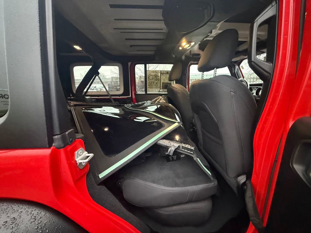 Used 2022 Jeep Wrangler Unlimited Sport image 15