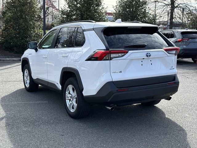 Used 2021 Toyota RAV4 LE image 4