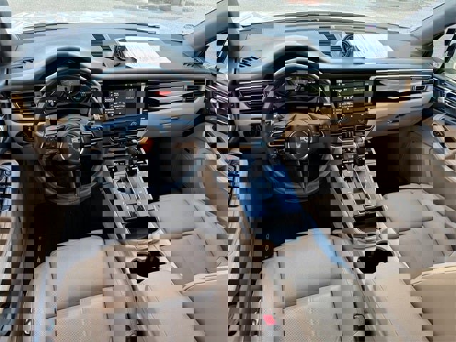 Used 2024 Porsche Macan S image 11